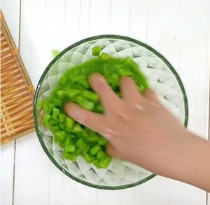 Làm thạch cùi bưởi - Chè bưởi cốm lá dứa